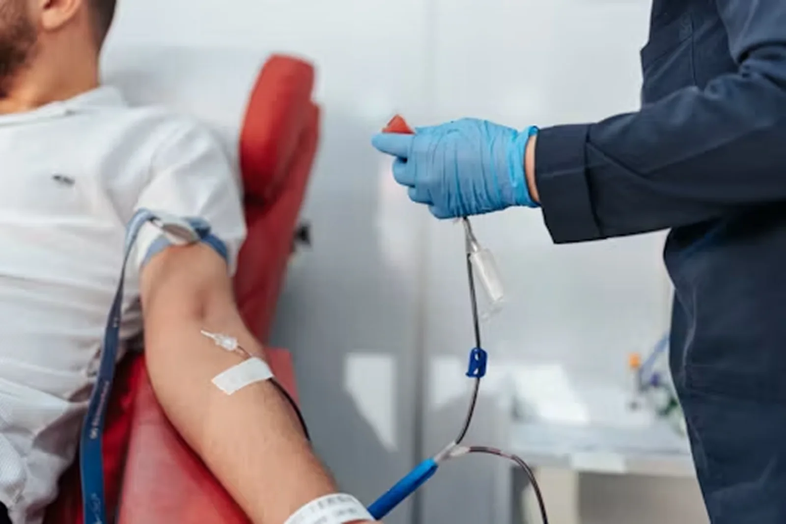Why Red Cell Transfusion in Haemodialysis Patients Is Preferentially Performed During Dialysis